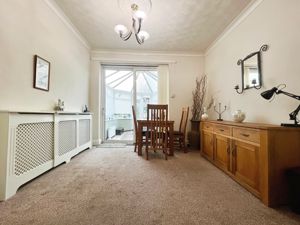 Dining Room - click for photo gallery